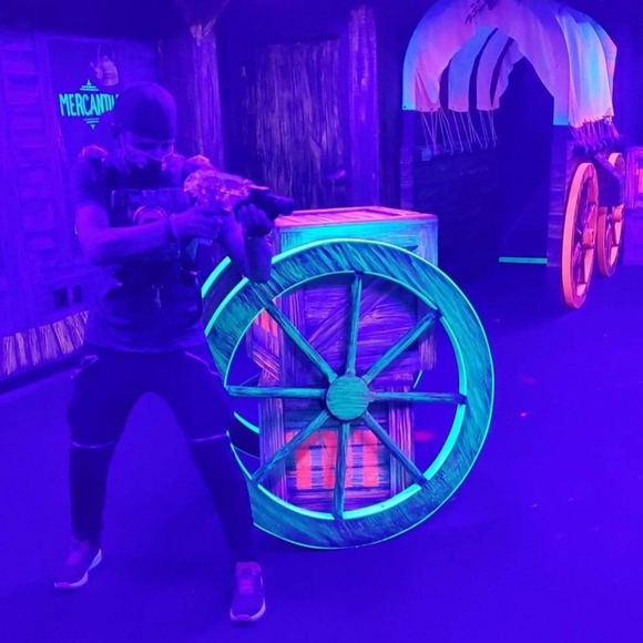 Meet your Posher, Amanda - Picture 1 of 1